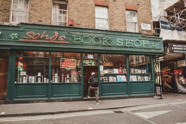 How to Use Data Analytics to Optimize Inventory in UK Boutique Fashion Stores?